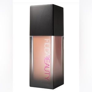 COPY - Huda beauty liquid foundation